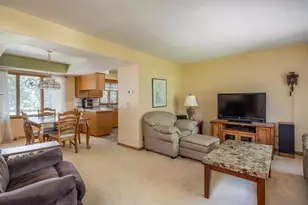 6021 N Rosewood Dr, Appleton, WI 54913 - Photo 8