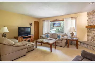 6021 N Rosewood Drive, Appleton, WI 54913 - Photo 6