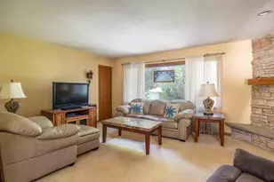 6021 N Rosewood Dr, Appleton, WI 54913 - Photo 6