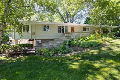 6021 N Rosewood Drive, Appleton, WI 54913 - Photo 1