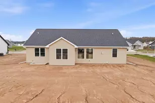 W5845 Roundstone Pl, Menasha, WI 54952 - Photo 36