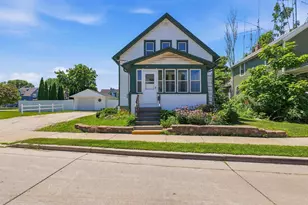 180 N Park Ave, Fond du Lac, WI 54935 - Photo 1