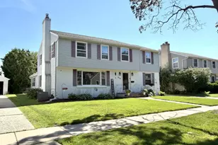 513 E Lindbergh St, Appleton, WI 54911 - Photo 2