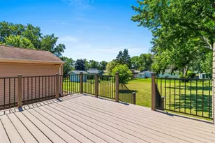 535 N Webster Ave, Omro, WI 54963 - Photo 4