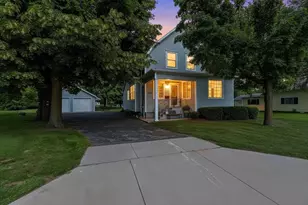 420 Smith Ave, Oconto, WI 54153 - Photo 2