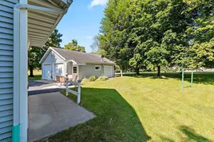 420 Smith Ave, Oconto, WI 54153 - Photo 8