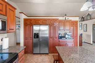 1905 Wasilla Ln, Neenah, WI 54956 - Photo 16