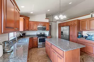 1905 Wasilla Ln, Neenah, WI 54956 - Photo 10