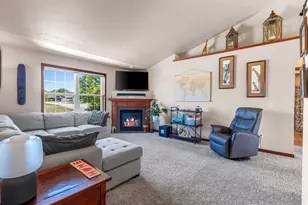 1905 Wasilla Ln, Neenah, WI 54956 - Photo 6