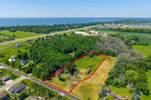 N8801 S Coop Rd, Menasha, WI 54952 - Photo 2