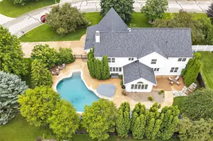 1753 Martinwood Ct, De Pere, WI 54115 - Photo 2
