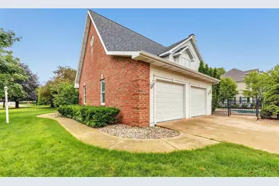 1753 Martinwood Court, De Pere, WI 54115 - Photo 6