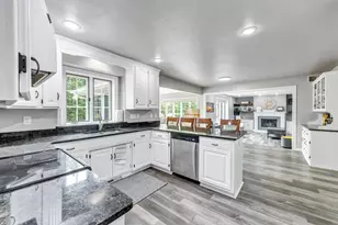 1753 Martinwood Ct, De Pere, WI 54115 - Photo 14