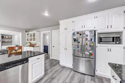 1753 Martinwood Court, De Pere, WI 54115 - Photo 16