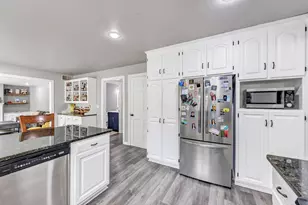 1753 Martinwood Ct, De Pere, WI 54115 - Photo 16