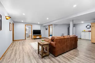 3137 Hartford Ct, Suamico, WI 54313 - Photo 20