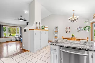 3137 Hartford Ct, Suamico, WI 54313 - Photo 6