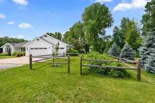 3137 Hartford Ct, Suamico, WI 54313 - Photo 34