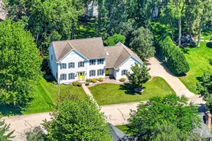 2415 Maple Grove Dr, Neenah, WI 54956 - Photo 2