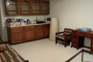 2513 Village Ln, Oshkosh, WI 54904 - Photo 2