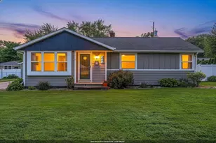 424 Memory Ct, Green Bay, WI 54301 - Photo 1