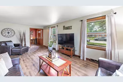116 S Clay Street, De Pere, WI 54115 - Photo 6