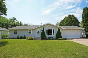 2915 Brookview Ct, Green Bay, WI 54313 - Photo 1