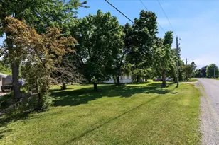 1866 Oakridge Rd, Neenah, WI 54956 - Photo 22