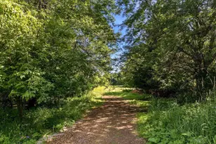 1866 Oakridge Rd, Neenah, WI 54956 - Photo 16
