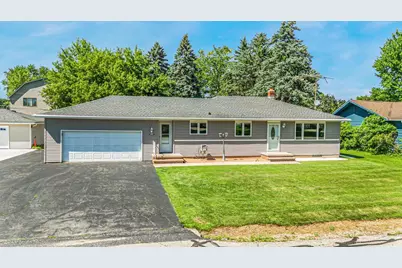 3332 W 1st Avenue, Appleton, WI 54914 - Photo 1