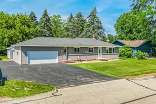 3332 W 1st Ave, Appleton, WI 54914 - Photo 2