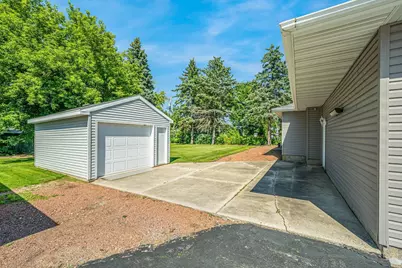 3332 W 1st Avenue, Appleton, WI 54914 - Photo 40