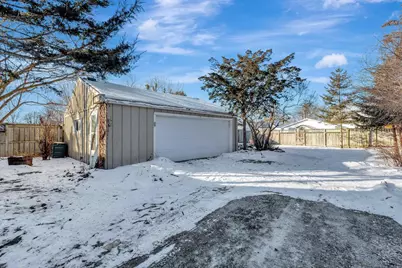 236 W South Park Avenue, Oshkosh, WI 54902 - Photo 2