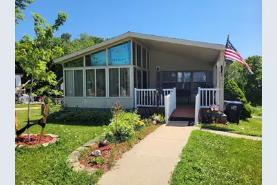 440 N Main Street, Juneau, WI 53039 - Photo 1