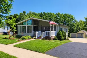 440 N Main St, Juneau, WI 53039 - Photo 1