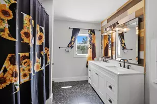 427 5th St, Waupaca, WI 54981 - Photo 20