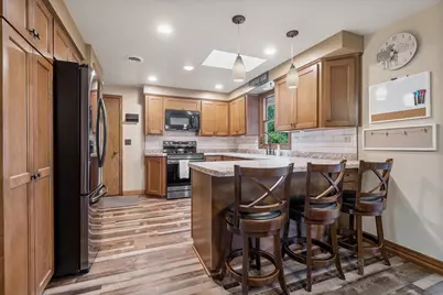 599 Masters Lane, Green Bay, WI 54311 - Photo 8