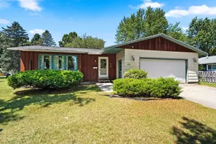 461 Wells Ave, Peshtigo, WI 54157 - Photo 2