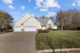 1412 Parkview Dr, New London, WI 54961 - Photo 2