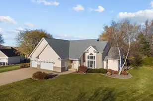 1412 Parkview Dr, New London, WI 54961 - Photo 8
