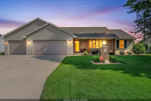 3125 Beth Dr, Green Bay, WI 54311 - Photo 1