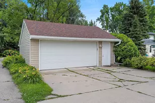 1313 Lost Dauphin Rd, De Pere, WI 54115 - Photo 2