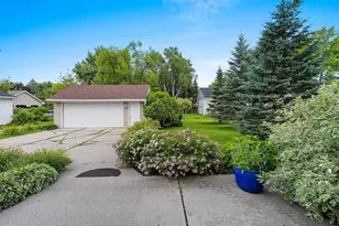 1313 Lost Dauphin Rd, De Pere, WI 54115 - Photo 36