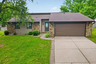 2554 Wildflower, Green Bay, WI 54311 - Photo 4