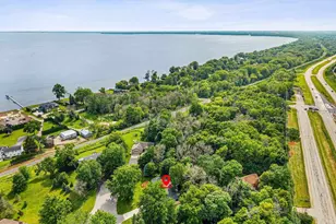 W6439 Lakeview Ct, Menasha, WI 54952 - Photo 6