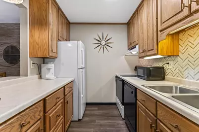 3182 Justin Court #8, Appleton, WI 54914 - Photo 6