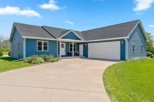 N9182 Dylan Dr, Appleton, WI 54915 - Photo 2