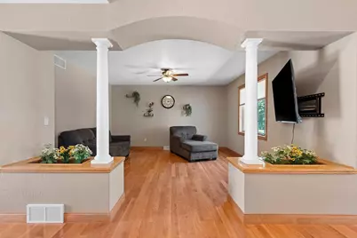 W6164 Shagbark Hickory Lane, Menasha, WI 54952 - Photo 8