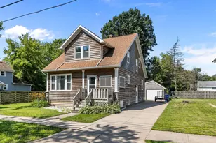 1113 N State St, Appleton, WI 54915 - Photo 2
