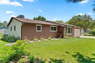 2365 Nicole Ann Cir, Green Bay, WI 54311 - Photo 2